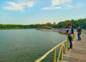A Scenic Lake Bridge