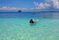 James Bond and Koh Khai – Two Worlds in One Speedboat